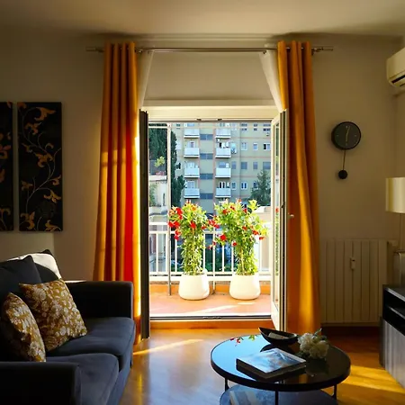 Clivo Vaticano Rooftop * روما